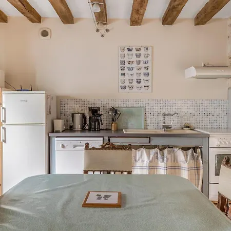 De Nyaraló Varrains